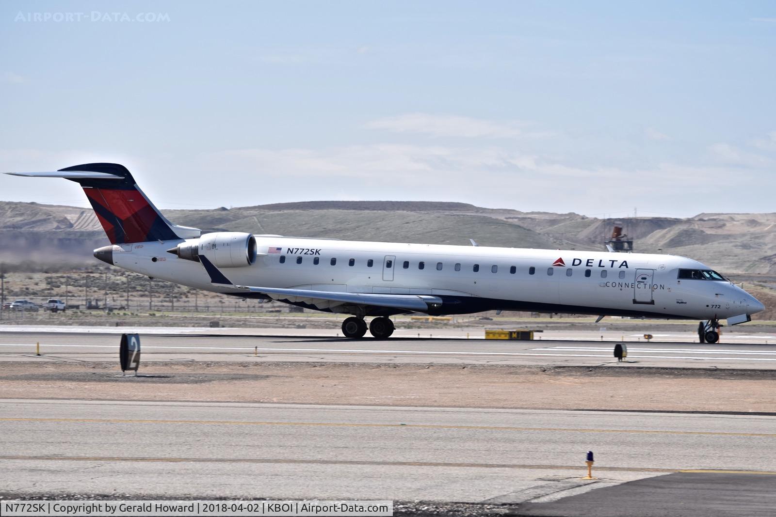 N772SK, 2005 Bombardier CRJ-702 (CL-600-2C10) Regional Jet C/N 10235, Starting take off roll on RWY 28R.