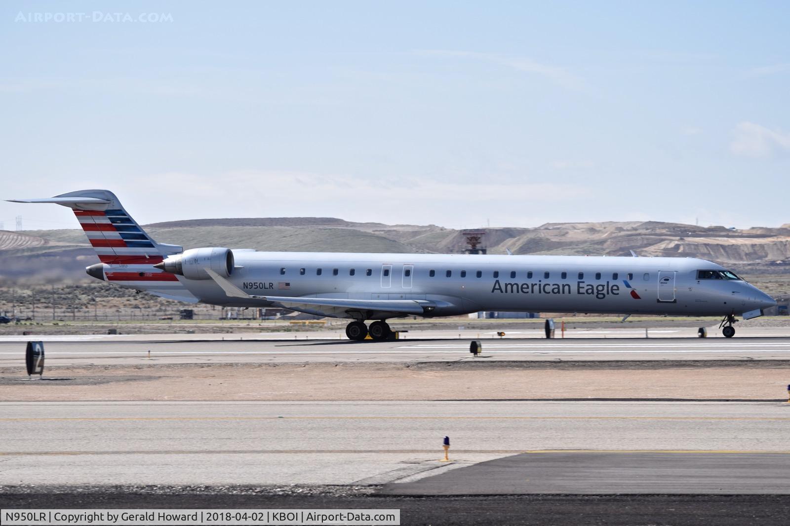 N950LR, 2007 Bombardier CRJ-900ER (CL-600-2D24) C/N 15119, Starting Take off roll on RWY 28R.