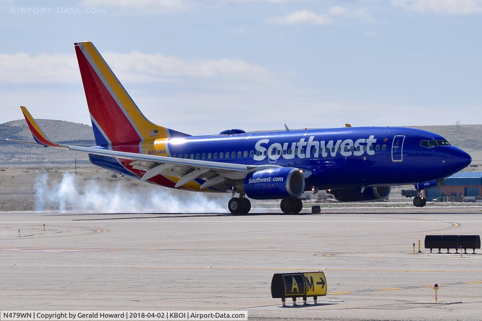 N479WN, 2004 Boeing 737-7H4 C/N 33990, Landing RWY 28R.