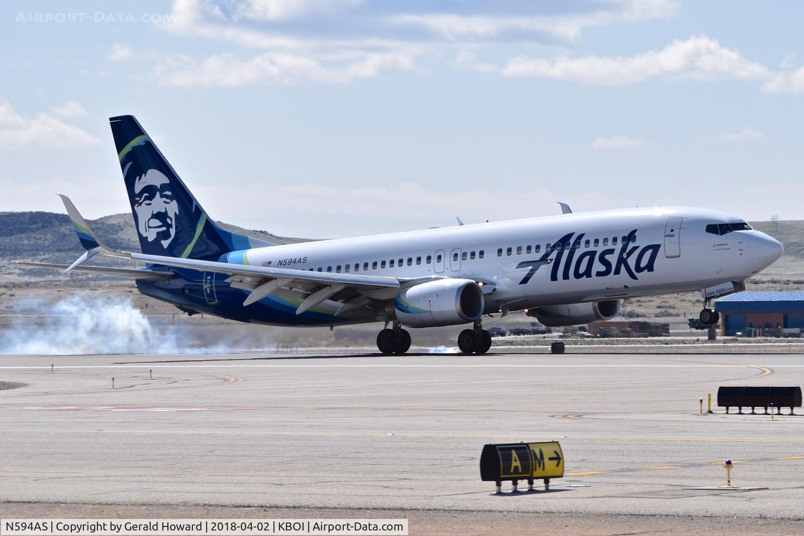 N594AS, 2008 Boeing 737-890 C/N 35191, Landing RWY 28R.