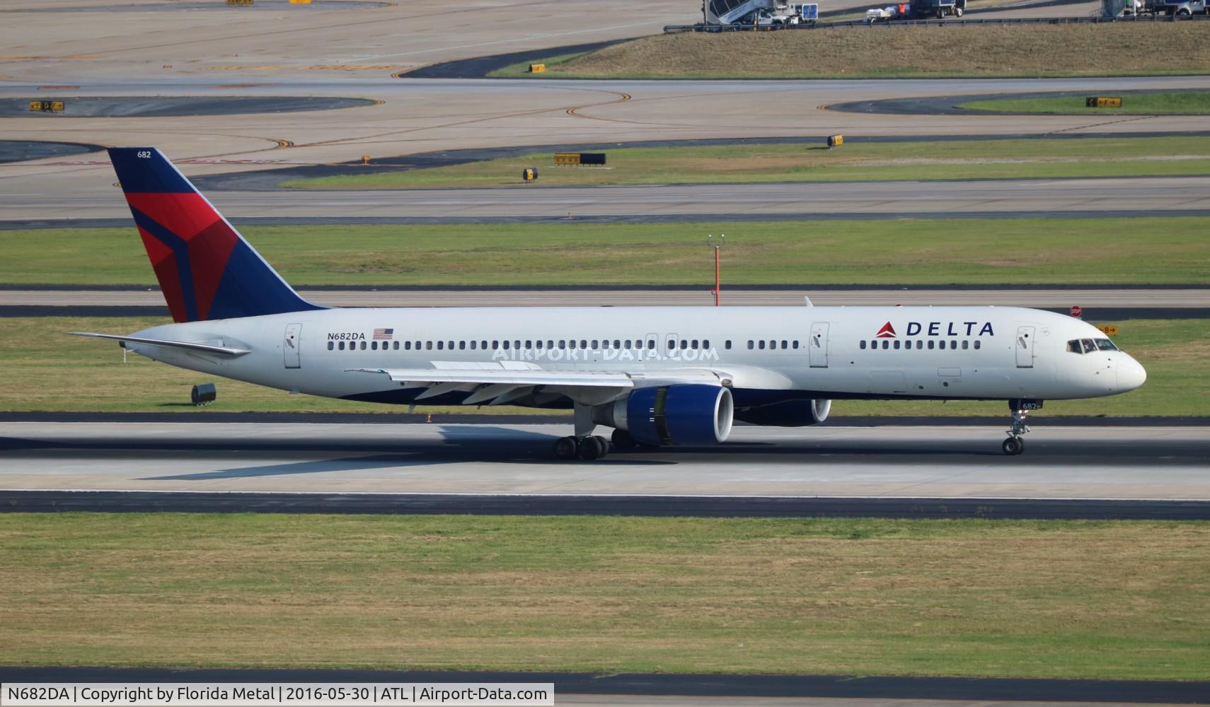 N682DA, 1993 Boeing 757-232 C/N 26958, Delta