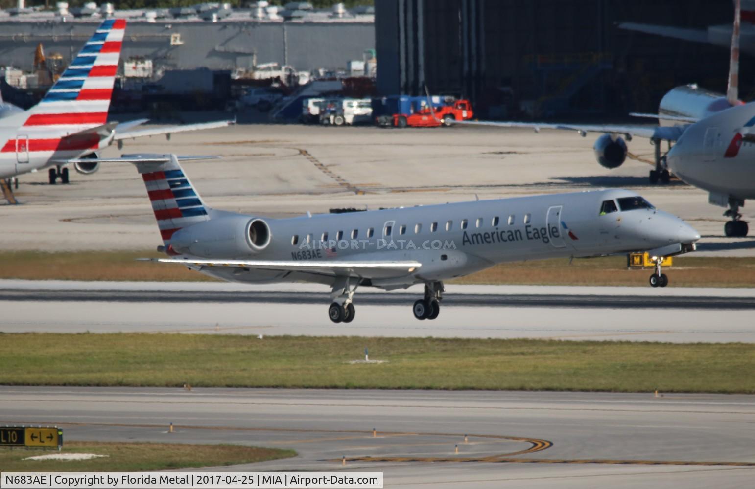 N683AE, 2004 Embraer ERJ-145LR (EMB-145LR) C/N 14500833, American Eagle