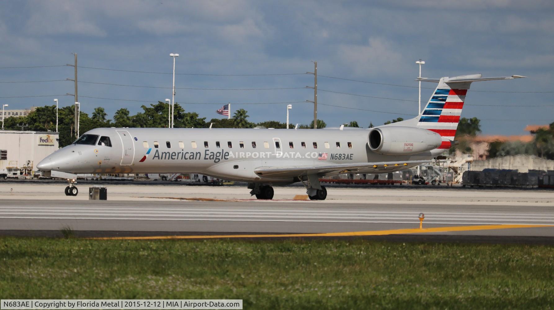 N683AE, 2004 Embraer ERJ-145LR (EMB-145LR) C/N 14500833, American Eagle