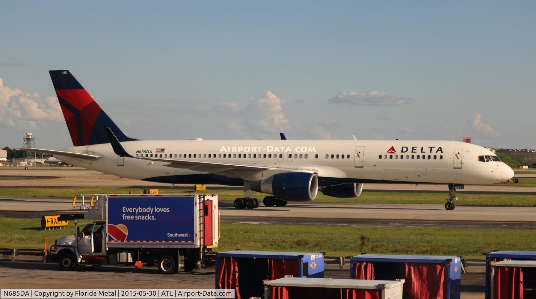 N685DA, 1995 Boeing 757-232 C/N 27588, Delta