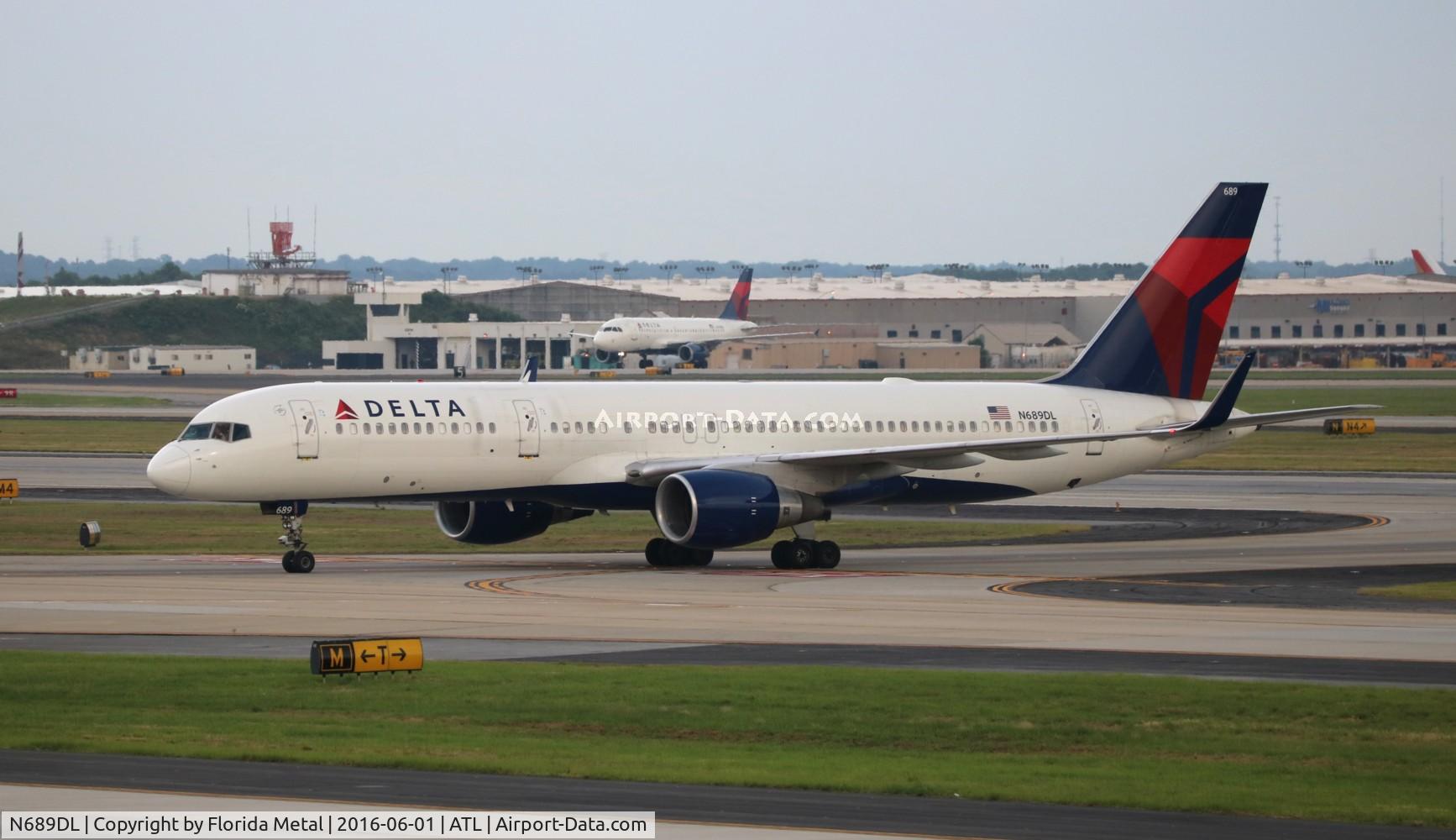 N689DL, 1998 Boeing 757-232 C/N 27172, Delta