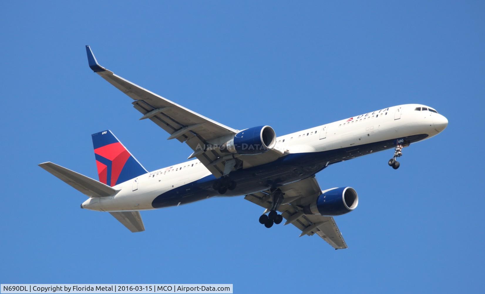 N690DL, 1998 Boeing 757-232 C/N 27585, Delta
