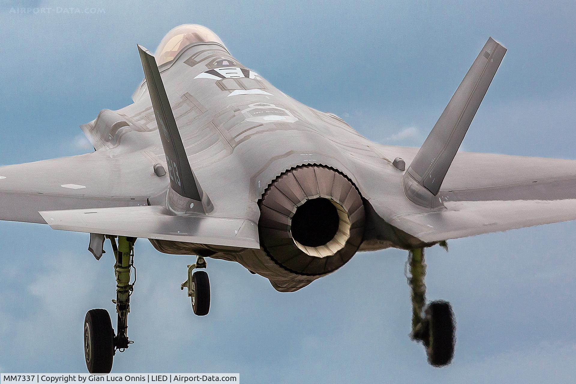 MM7337, 2016 Lockheed Martin F-35A Lightning II C/N AL-6, landing