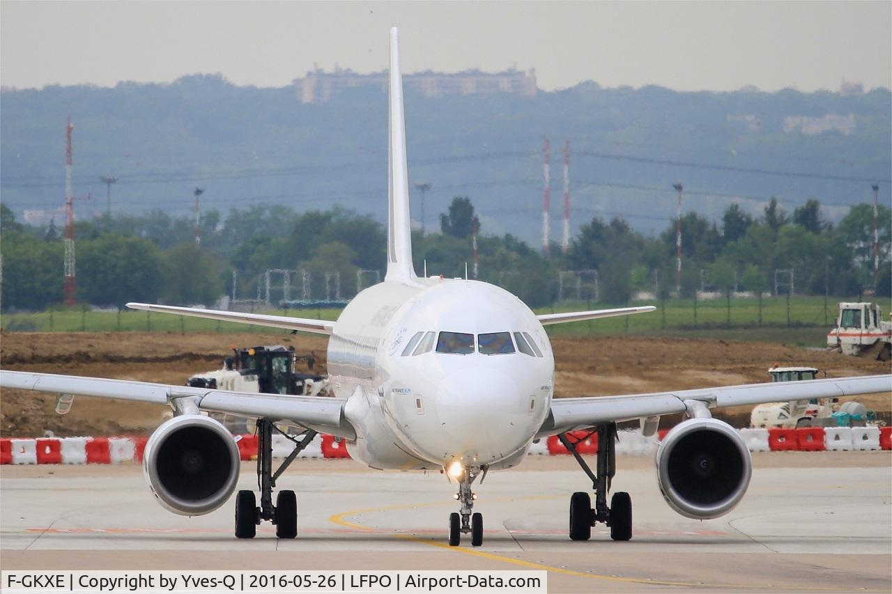 F-GKXE, 2002 Airbus A320-214 C/N 1879, Airbus A320-214, Holding point rwy 08, Paris-Orly airport (LFPO-ORY)