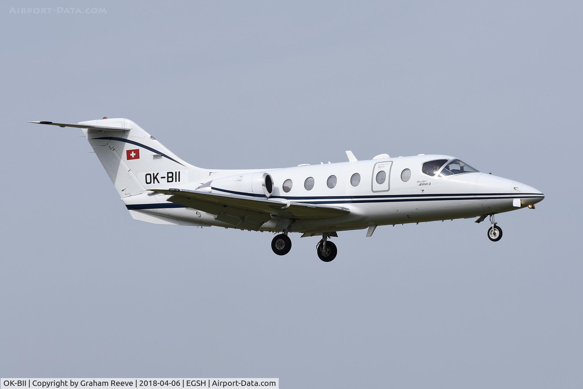 OK-BII, 2001 Raytheon Beechjet 400A C/N RK-318, Landing at Norwich.