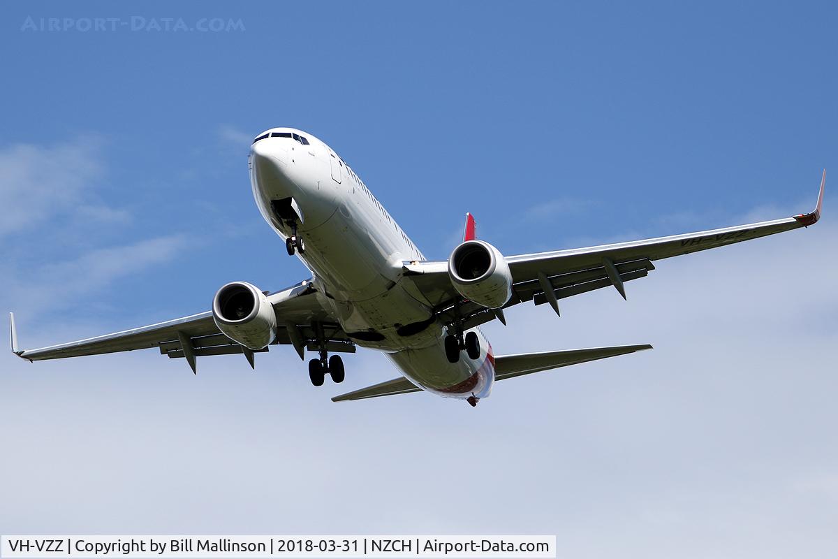 VH-VZZ, 2011 Boeing 737-838 C/N 39445, as QF135 from BNE