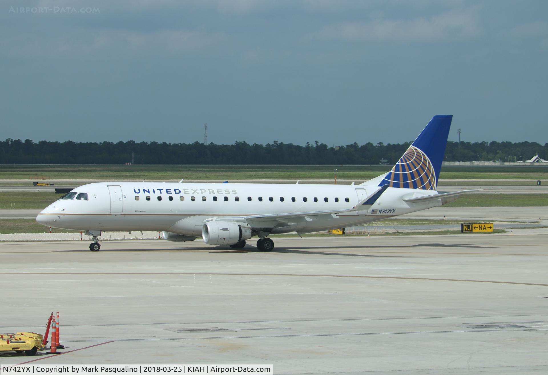N742YX, 2017 Embraer 175LR (ERJ-170-200LR) C/N 17000654, ERJ 170-200 LR
