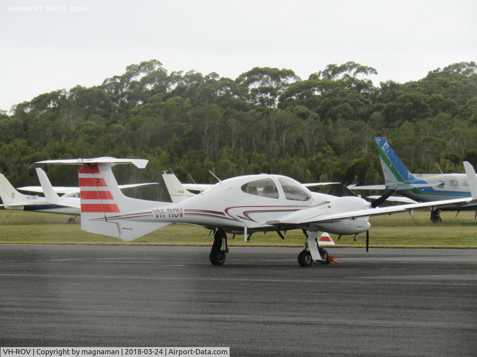 VH-ROV, Diamond DA-42 Twin Star C/N 42.159, at caloundra