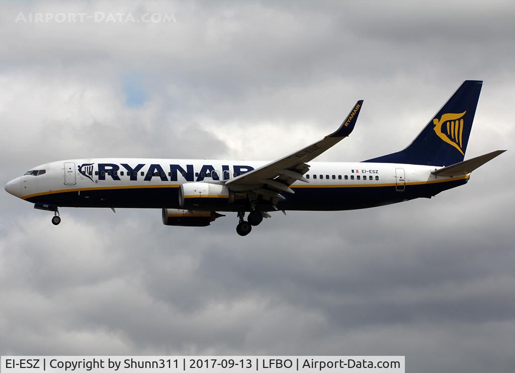 EI-ESZ, 2011 Boeing 737-8AS C/N 34996, Landing rwy 32L