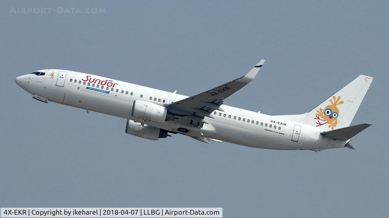 4X-EKR, 2000 Boeing 737-804 C/N 30466, Taken off from runway 26.