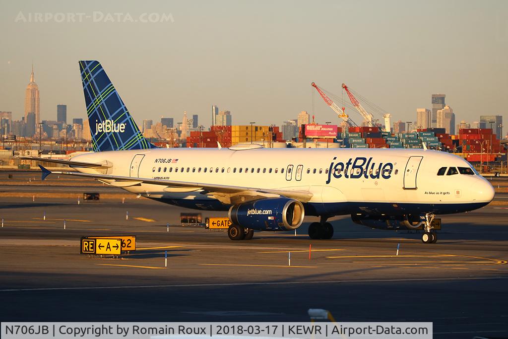 N706JB, 2008 Airbus A320-232 C/N 3451, Taxiing