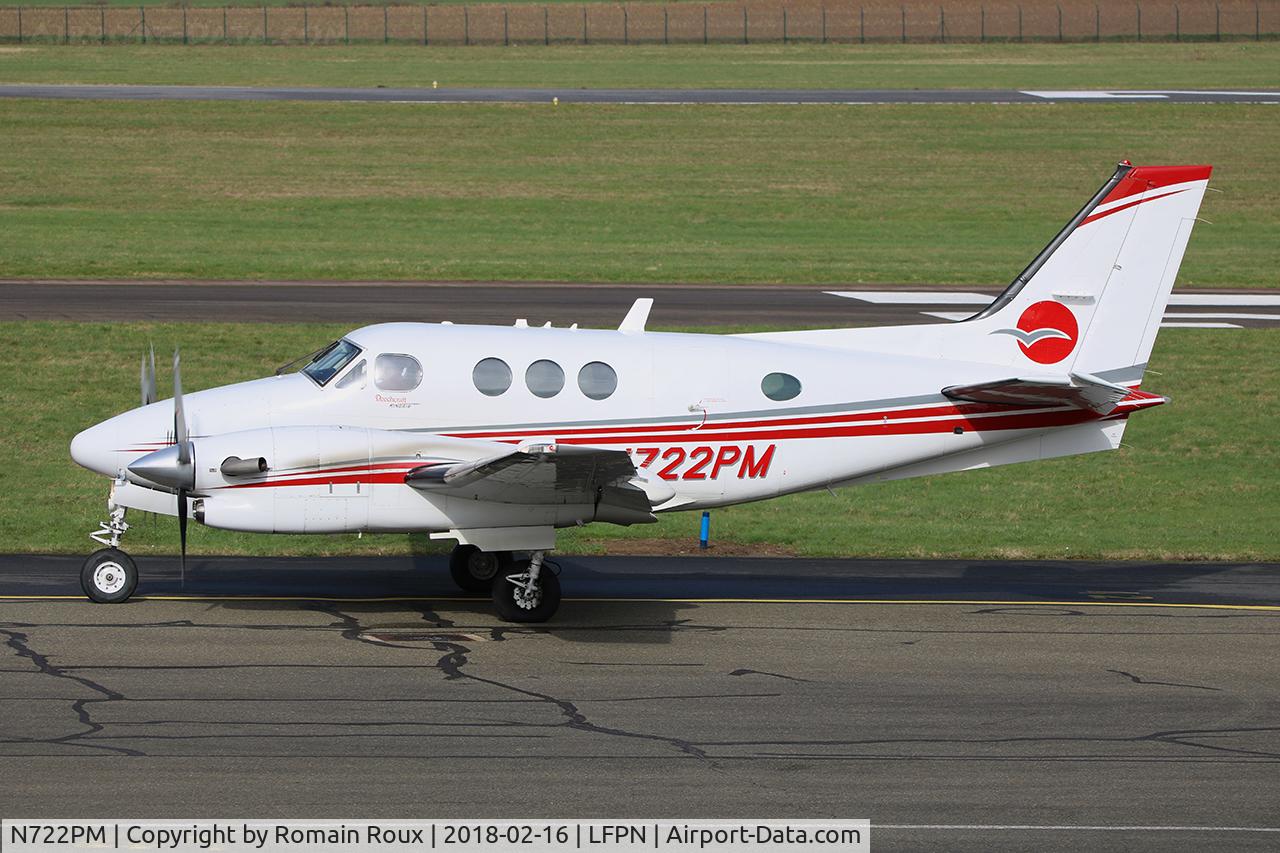 N722PM, 2007 Raytheon C90GT King Air C/N LJ-1820, Taxiing