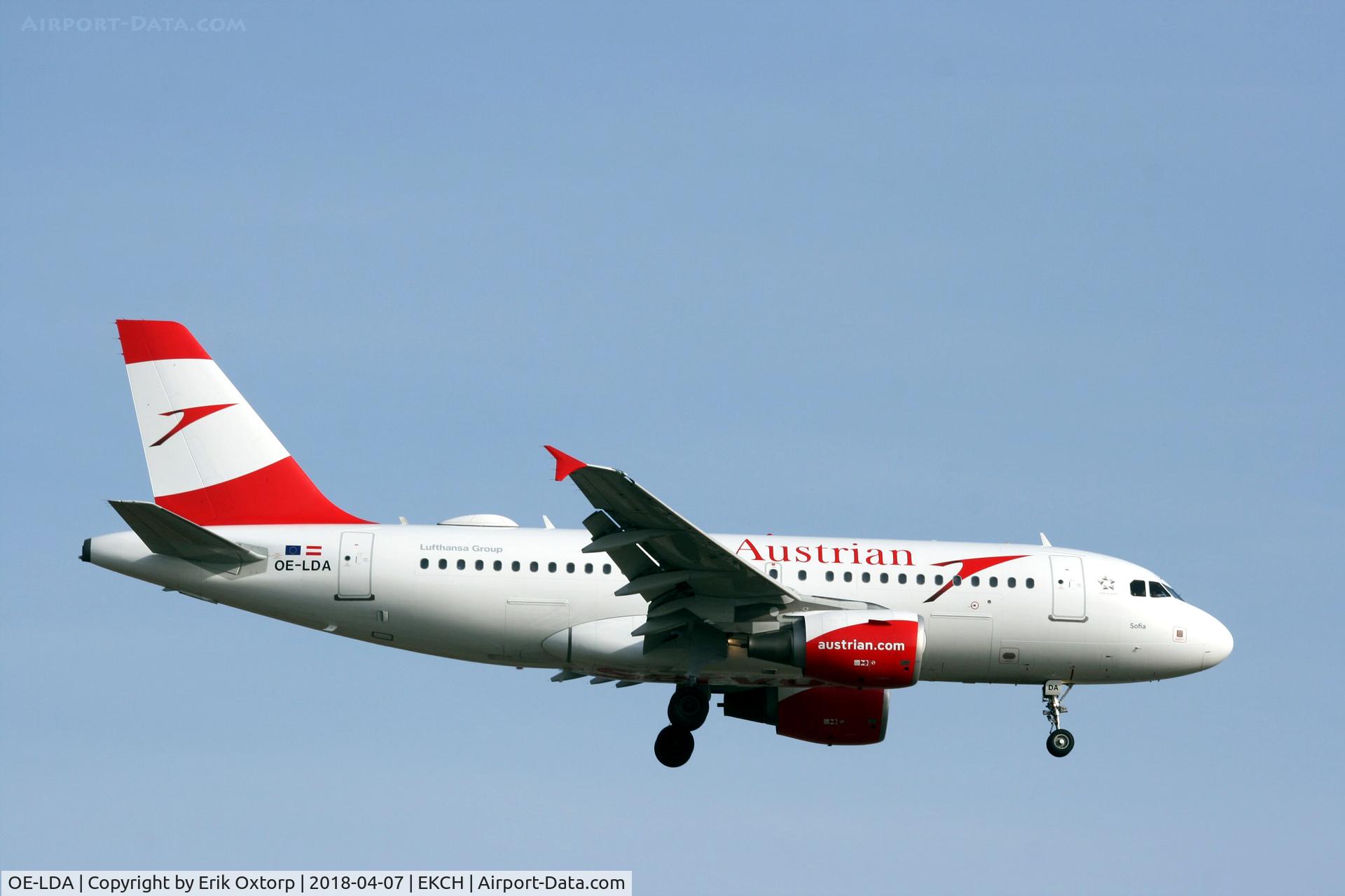 OE-LDA, 2004 Airbus A319-112 C/N 2131, OE-LDA landing rw 22L