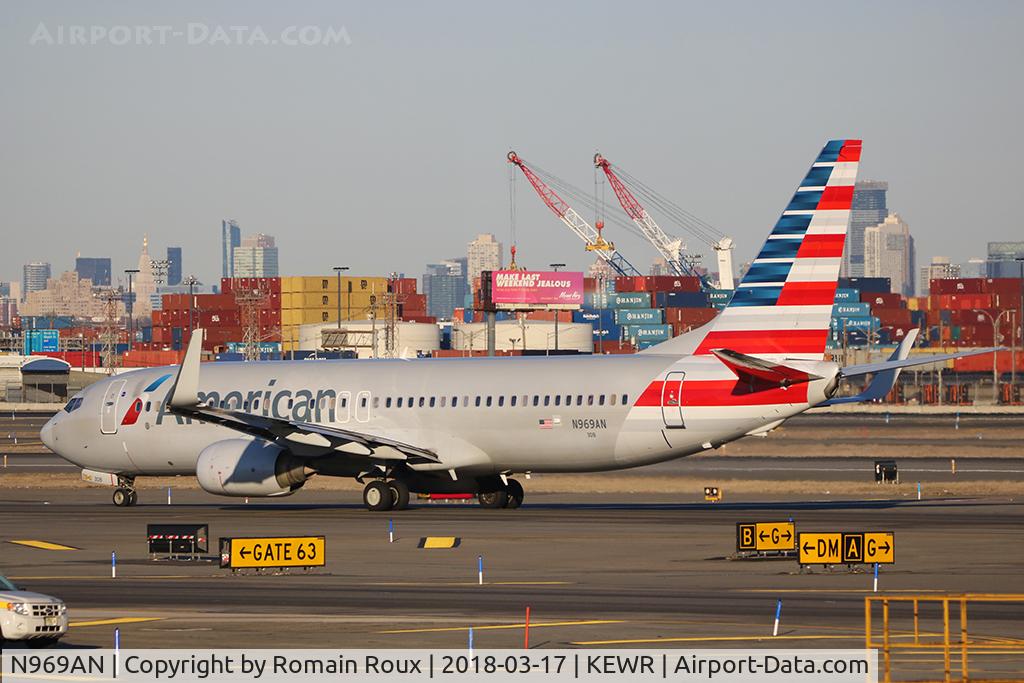 N969AN, 2001 Boeing 737-823 C/N 29546, Taxiing