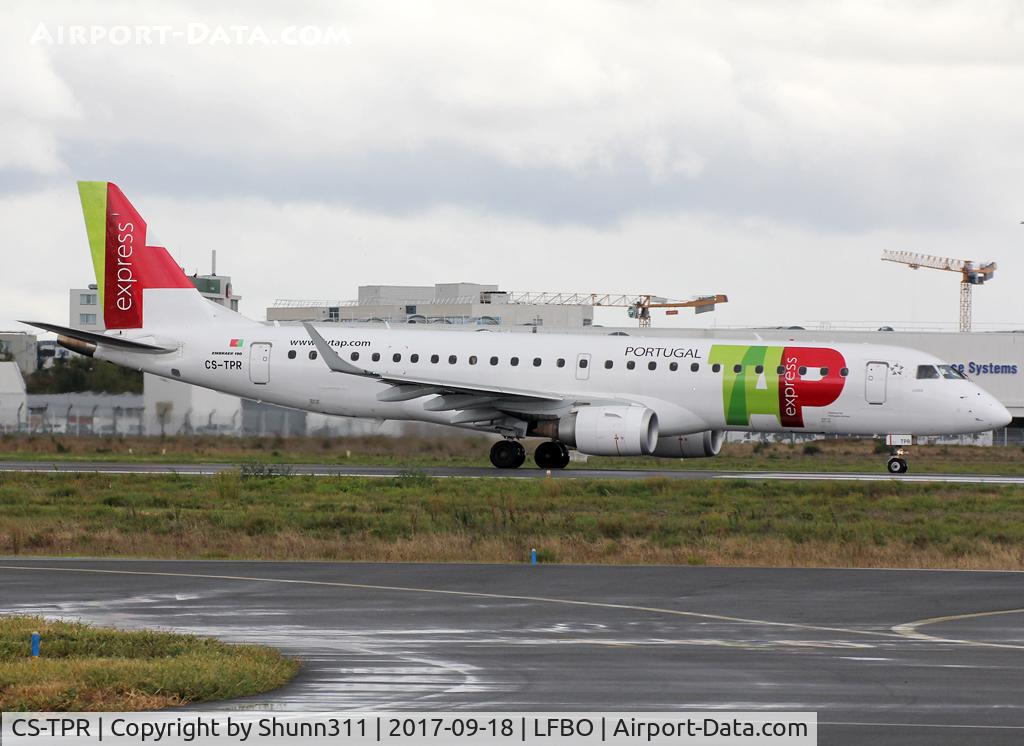 CS-TPR, 2011 Embraer 190LR (ERJ-190-100LR) C/N 19000460, Ready for take off from rwy 32R