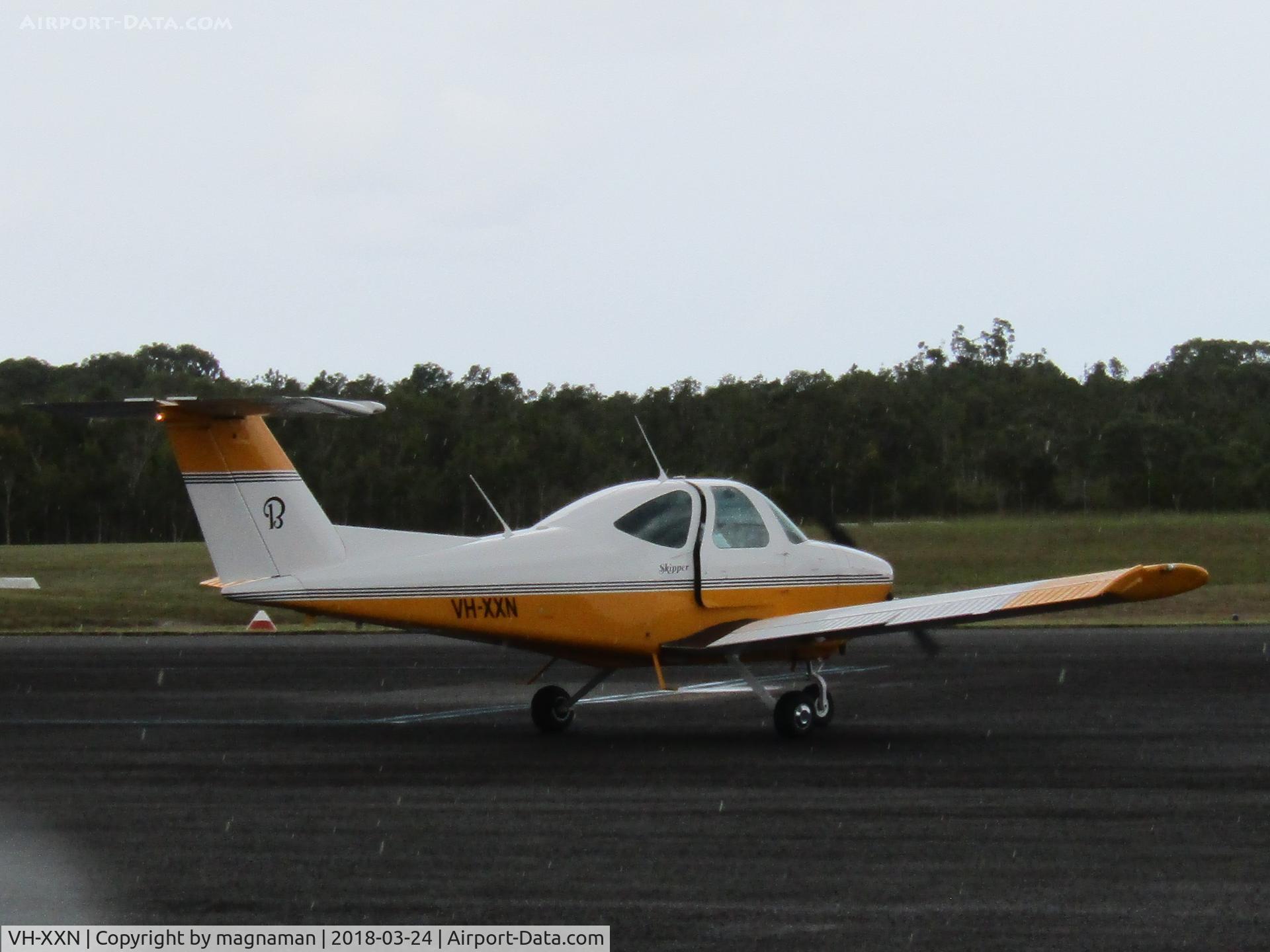 VH-XXN, Beechcraft 77 Skipper C/N WA-57, leaving in the rain