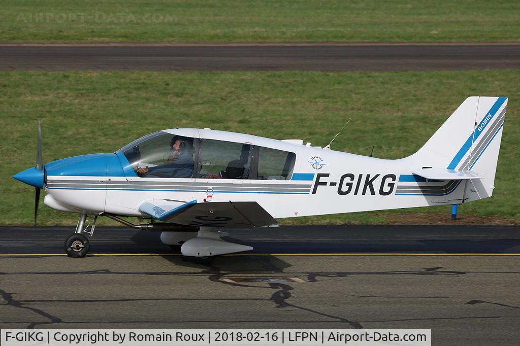 F-GIKG, Robin DR-400-140B Major C/N 1930, Taxiing