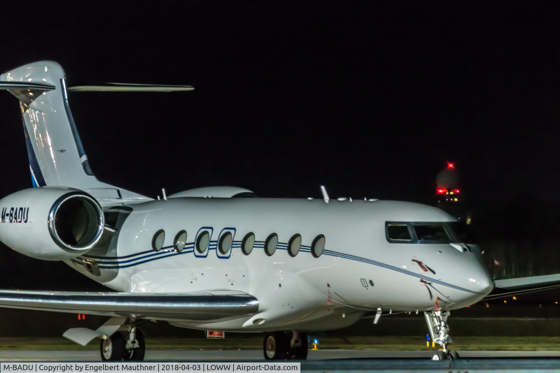 M-BADU, 2014 Gulfstream Aerospace G650 (G-VI) C/N 6083, Night shot at vienna airport