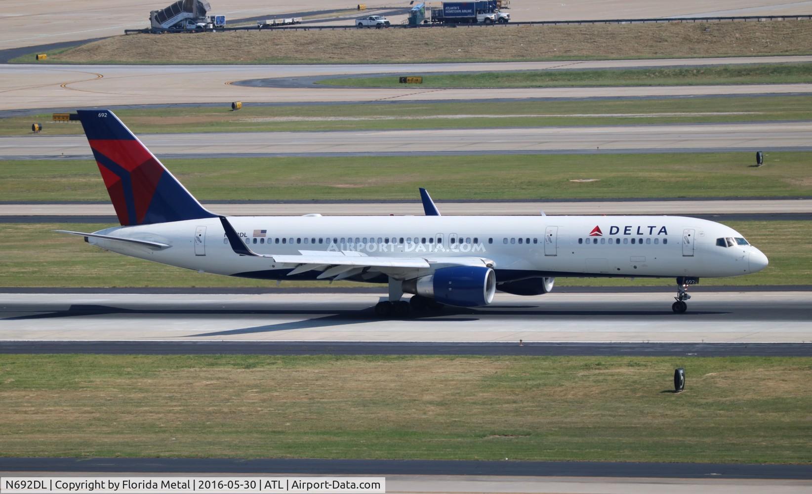N692DL, 1998 Boeing 757-232 C/N 29724, Delta