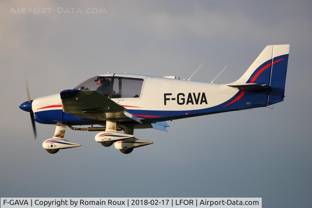 F-GAVA, 1977 Robin DR-400-120 Dauphin 2+2 C/N 1254, Landing