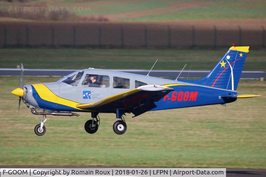 F-GOOM, Piper PA-28-151 Cherokee Warrior C/N 28-7515020, Landing