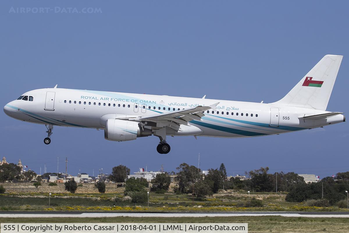 555, 2009 Airbus ACJ320 (A320-214/CJ) C/N 4117, Runway 31
