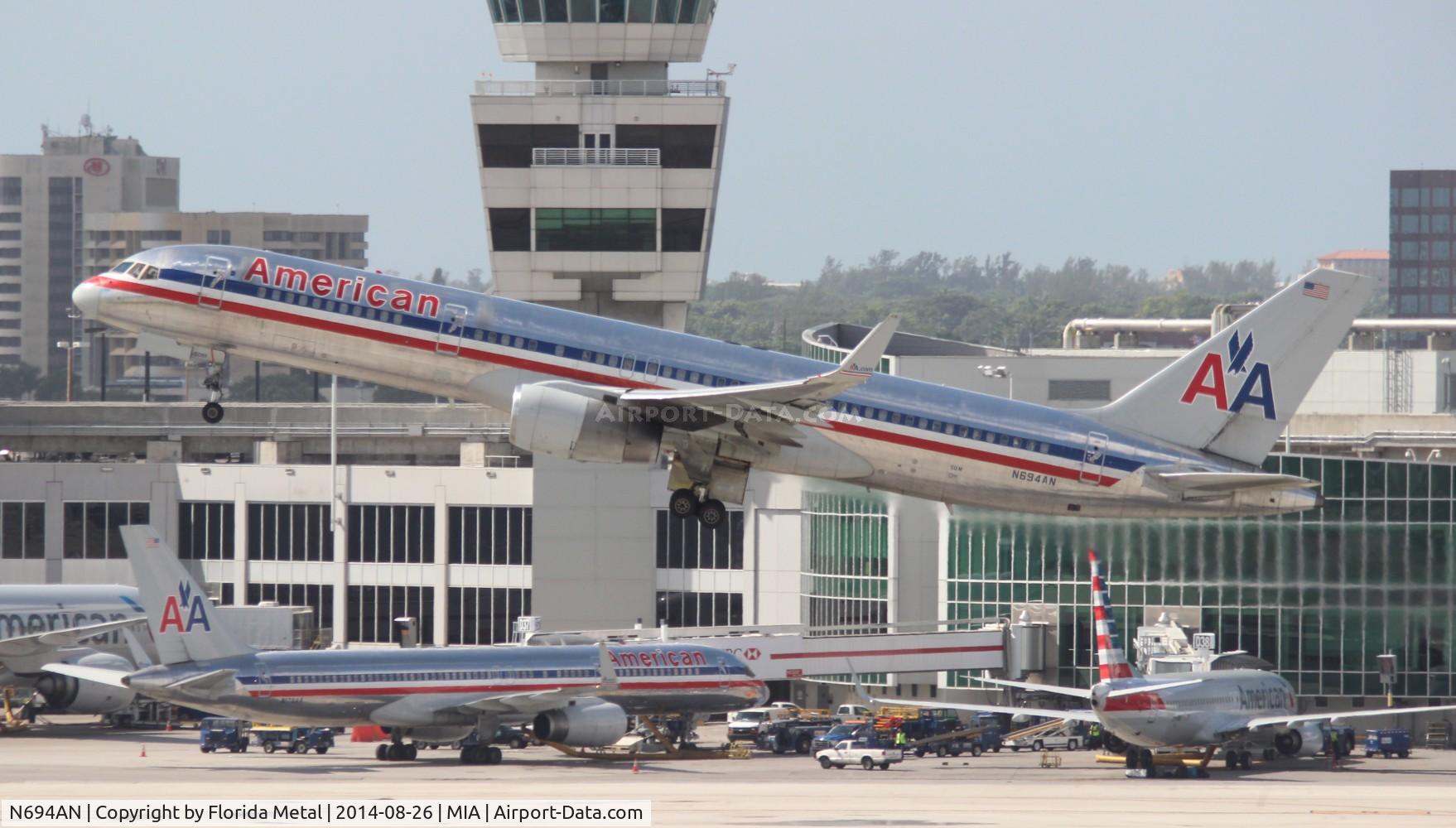 N694AN, 1994 Boeing 757-223 C/N 26974, American