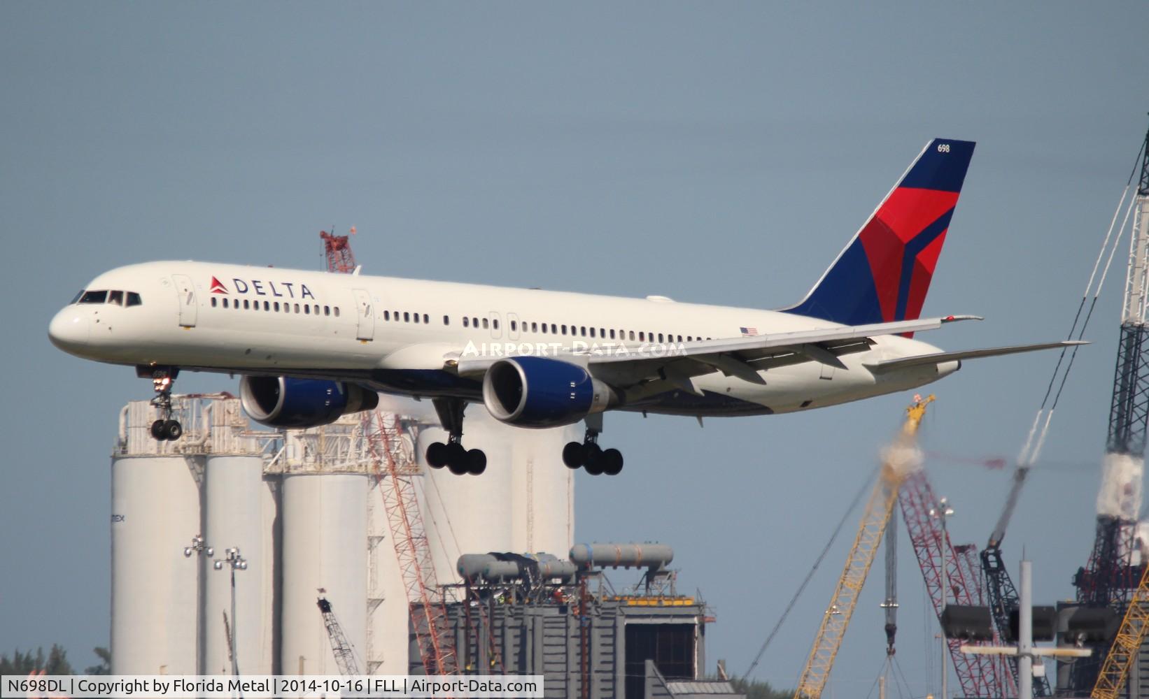 N698DL, 1999 Boeing 757-232 C/N 29911, Delta