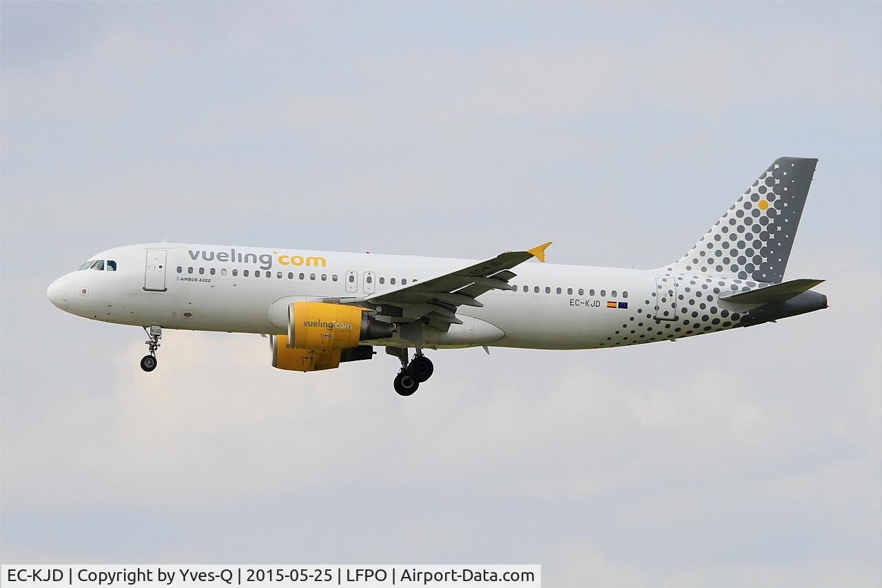 EC-KJD, 2007 Airbus A320-216 C/N 3237, Airbus A320-216, Short approach Rwy 26, Paris-Orly Airport (LFPO-ORY)
