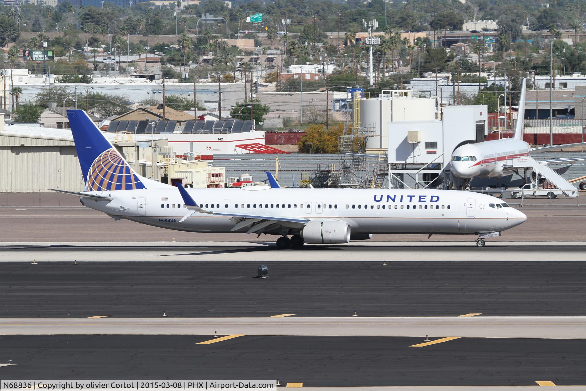 N68836, 2014 Boeing 737-924/ER C/N 60088, just after landing