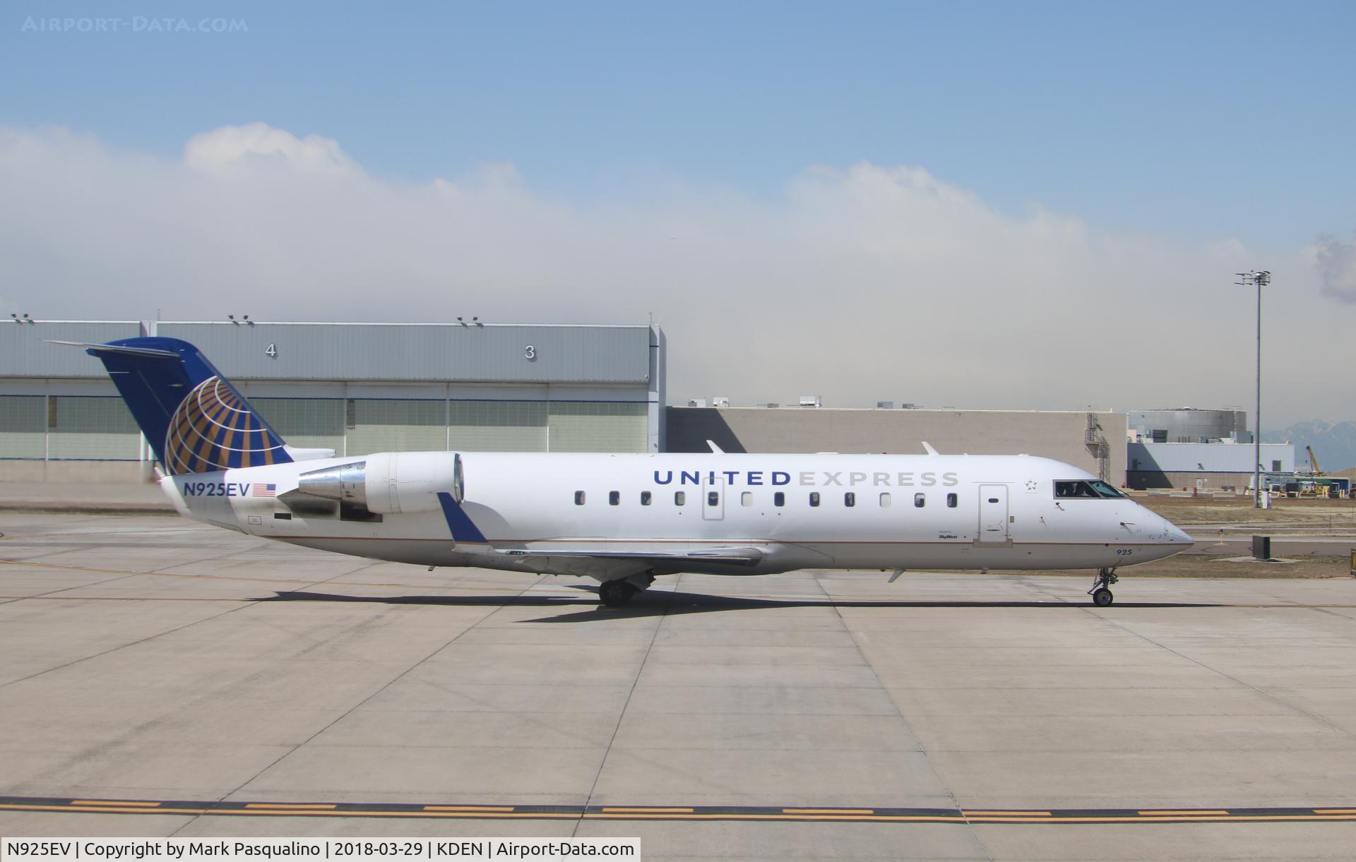 N925EV, 2003 Bombardier CRJ-200ER (CL-600-2B19) C/N 7831, CL-600-2B19