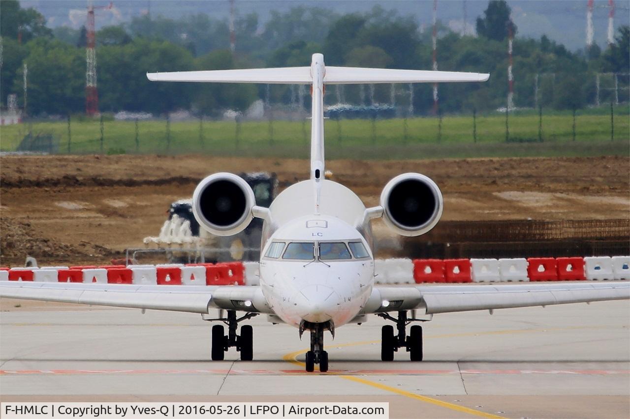 F-HMLC, 2010 Bombardier CRJ-1000EL NG (CL-600-2E25) C/N 19006, Bombardier CRJ-1000EL NG, Holding point rwy 08, Paris-Orly airport (LFPO-ORY)