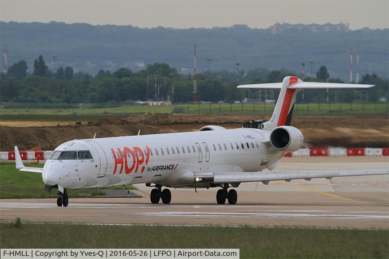 F-HMLL, 2011 Bombardier CRJ-1000EL NG (CL-600-2E25) C/N 19017, Bombardier CRJ-1000EL NG, Lining up rwy 08, Paris-Orly airport (LFPO-ORY)