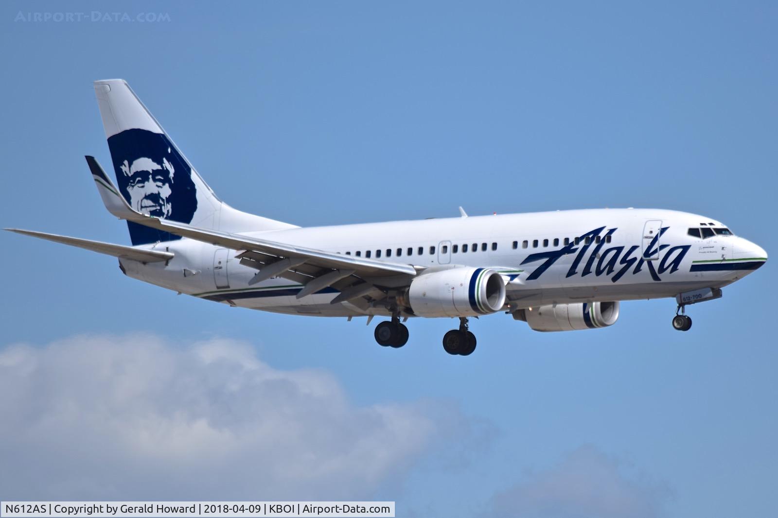 N612AS, 1999 Boeing 737-790 C/N 30162, Landing RWY 10L.