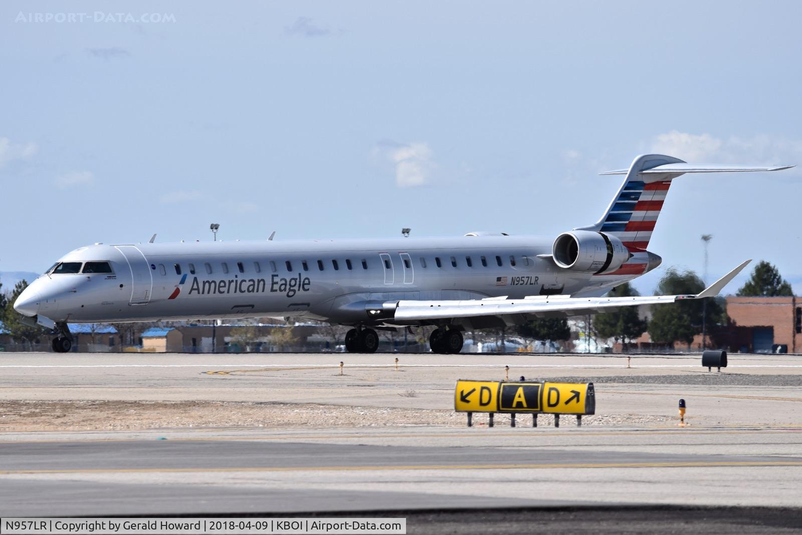 N957LR, 2015 Bombardier CRJ-900 (CL-600-2D24 C/N 15377, Landing roll out on RWY 10L.