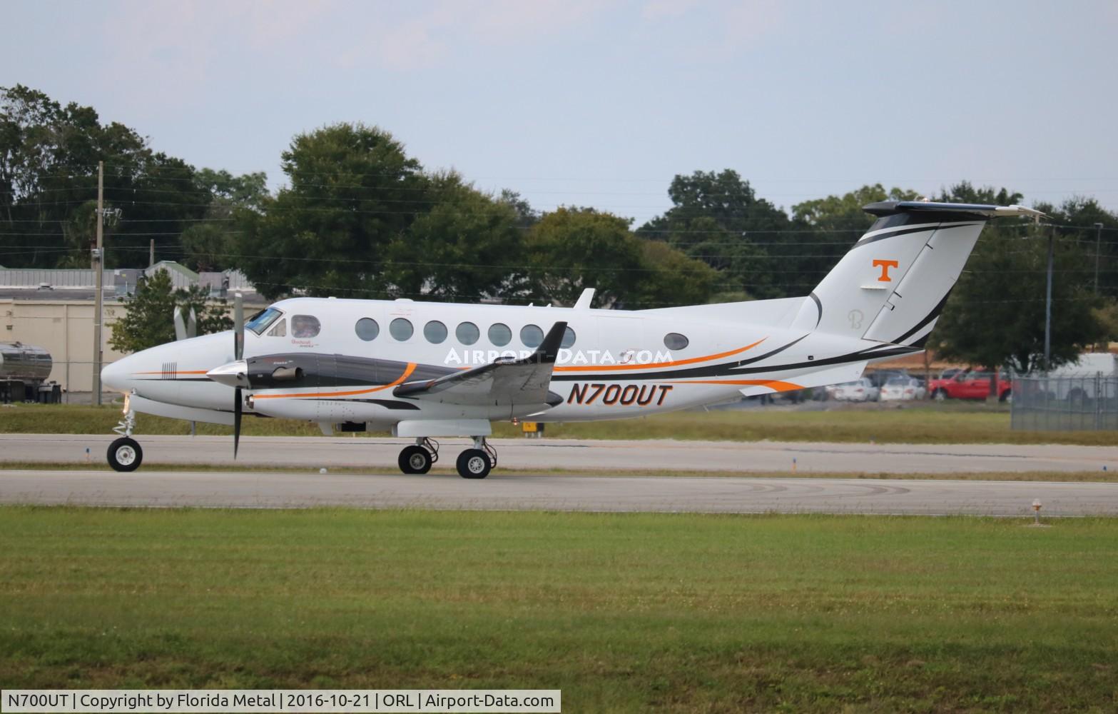 N700UT, 2011 Hawker Beechcraft 350i King Air (B300) C/N FL-749, University of Texas