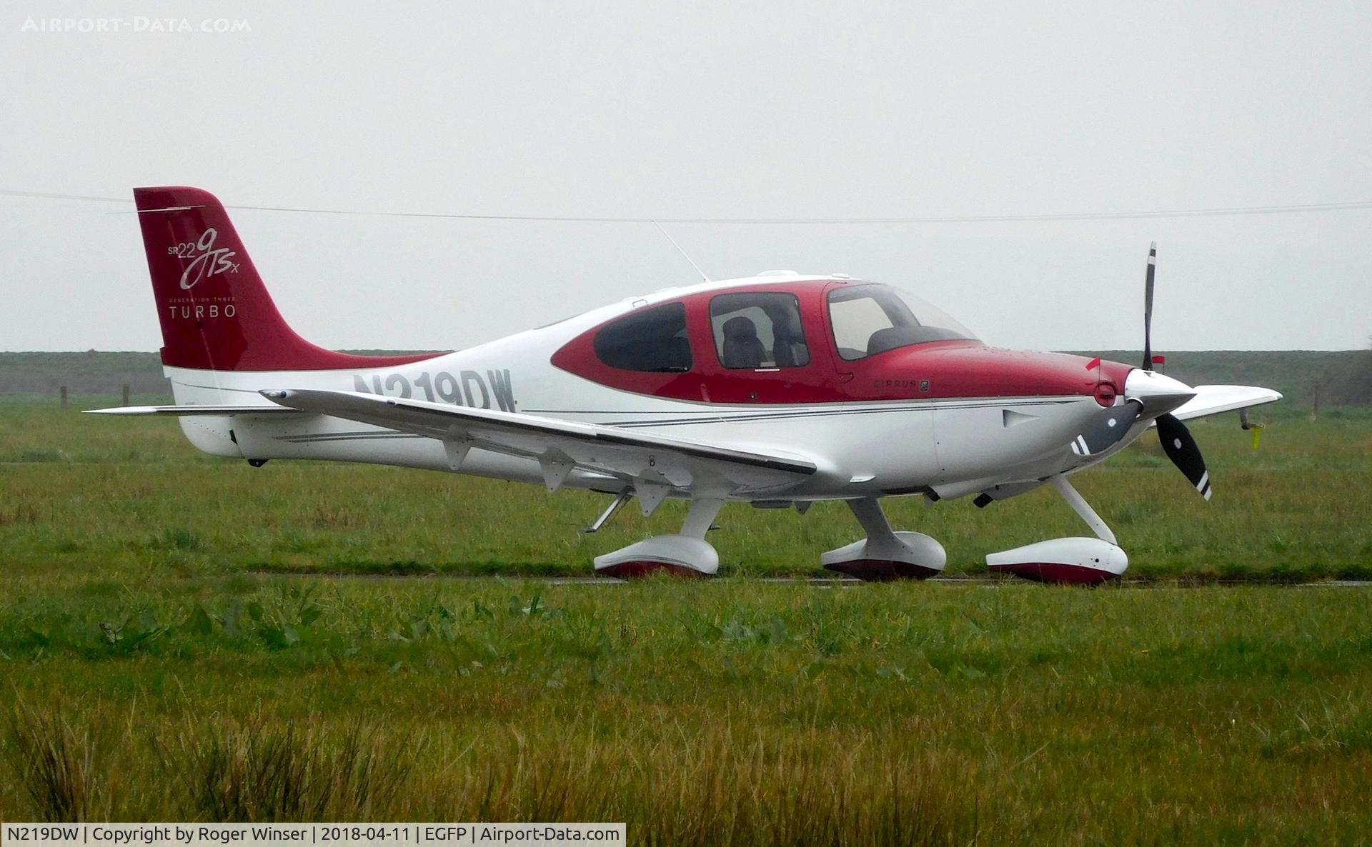 N219DW, 2008 Cirrus SR22 G3 GTSX Turbo C/N 3148, Visiting SR22