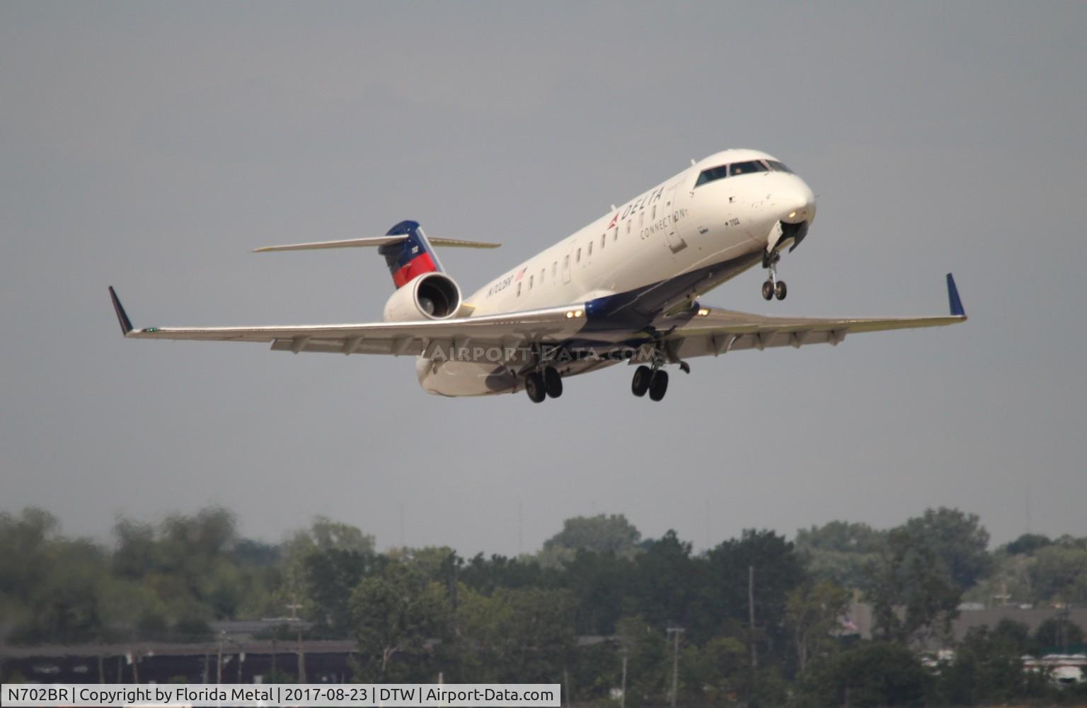N702BR, 2000 Bombardier CRJ-200ER (CL-600-2B19) C/N 7462, Delta Connection