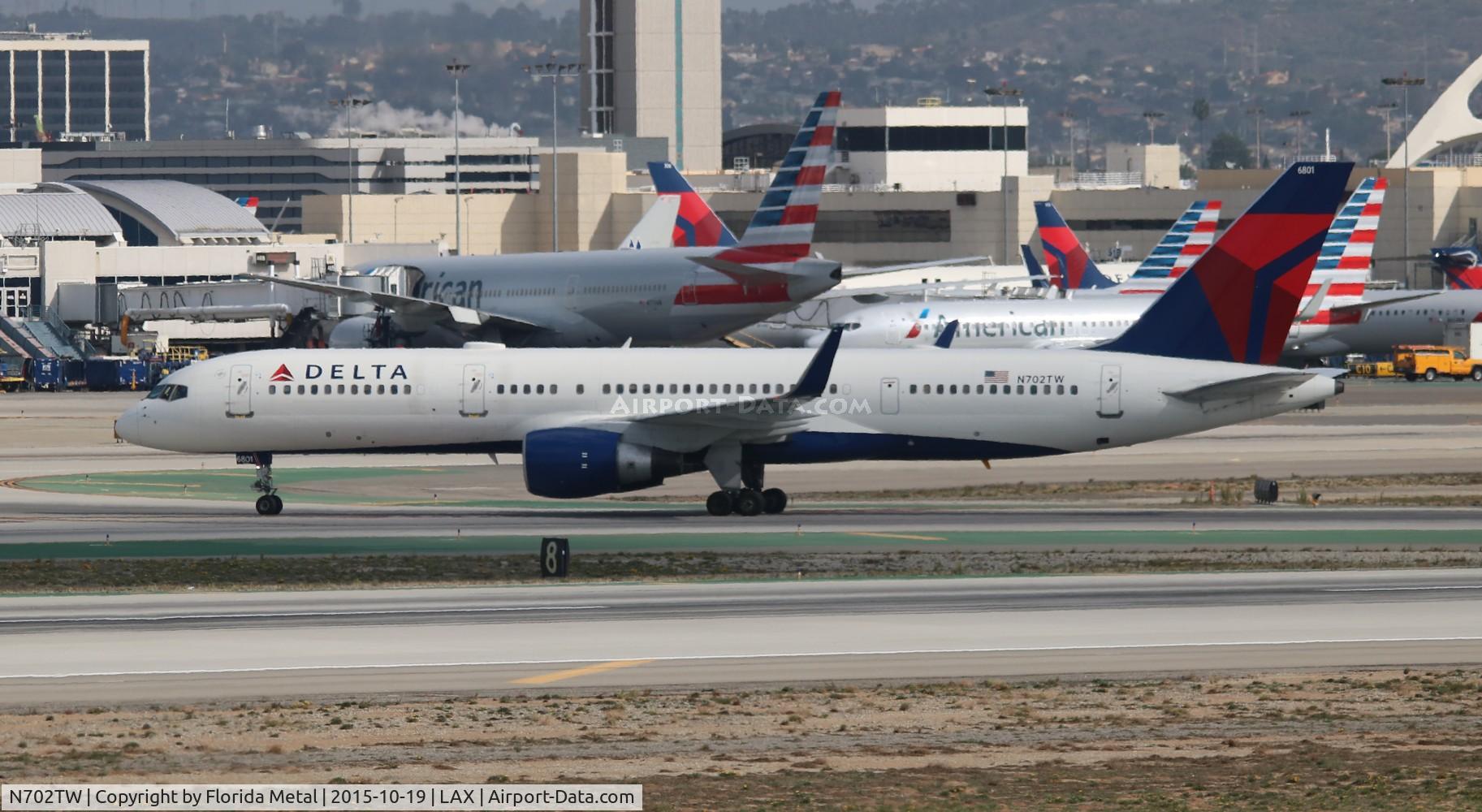 N702TW, 1996 Boeing 757-2Q8 C/N 28162, Delta