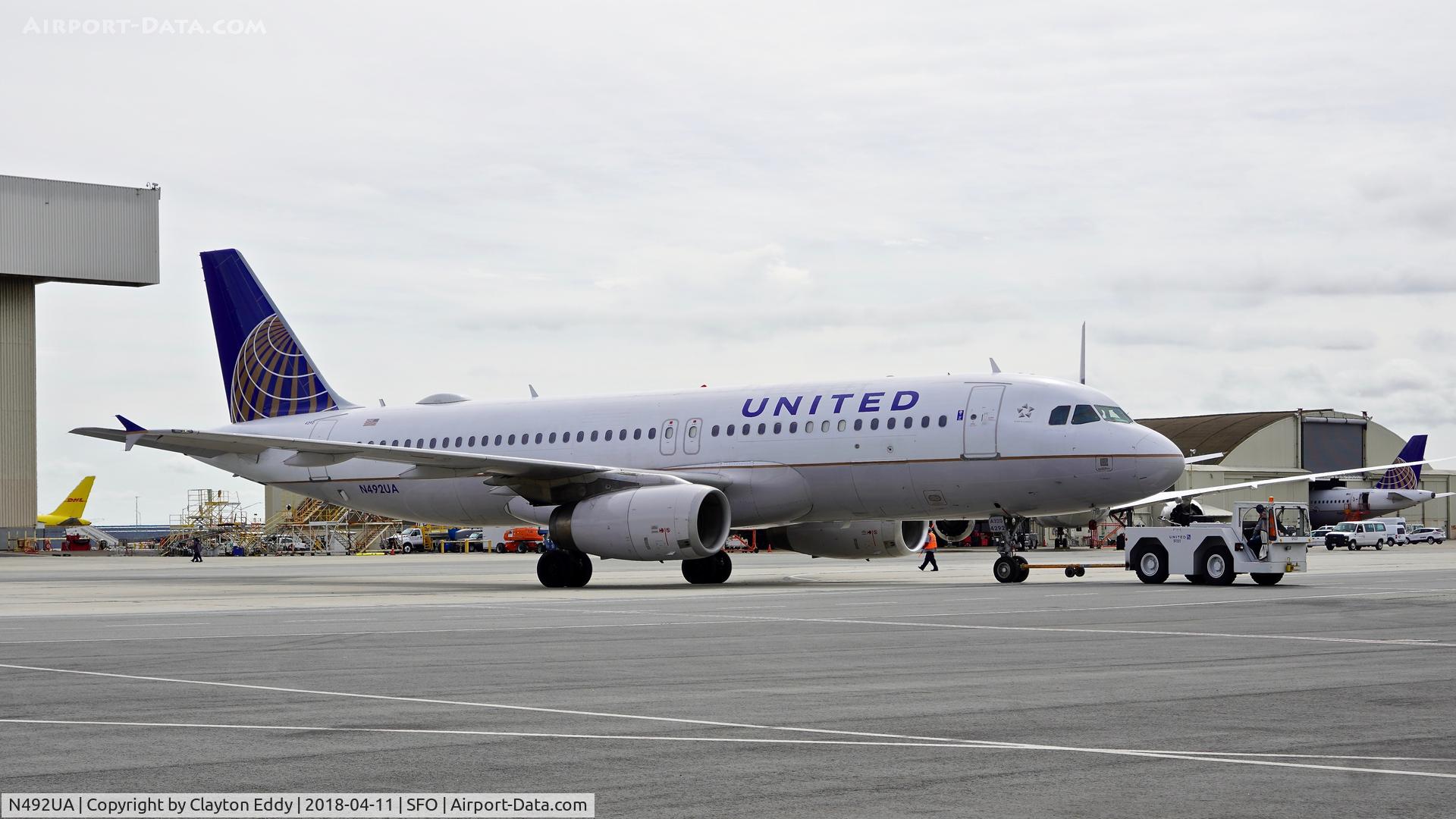 N492UA, 2002 Airbus A320-232 C/N 1755, SFO 2018.