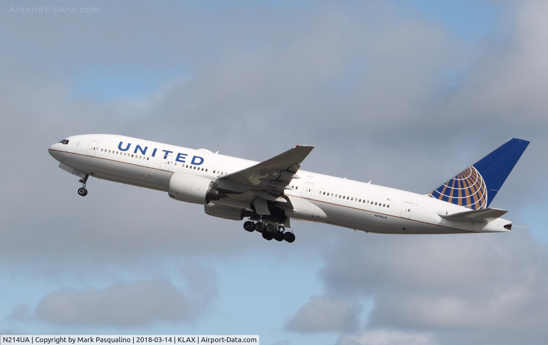 N214UA, 2000 Boeing 777-222 C/N 30220, Boeing 777-200
