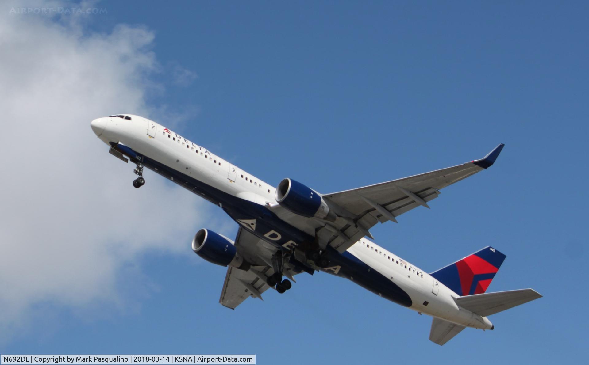 N692DL, 1998 Boeing 757-232 C/N 29724, Boeing 757-232
