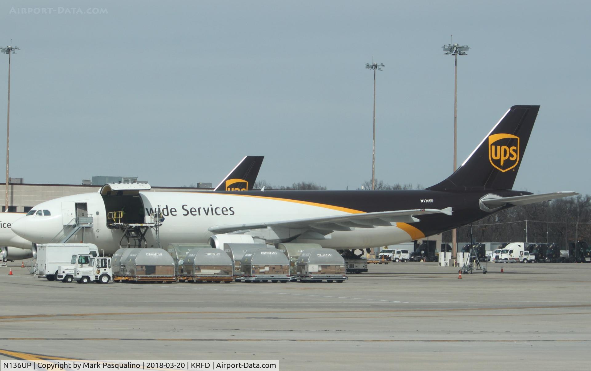 N136UP, 2001 Airbus A300F4-622R C/N 819, Airbus A300F4-622R