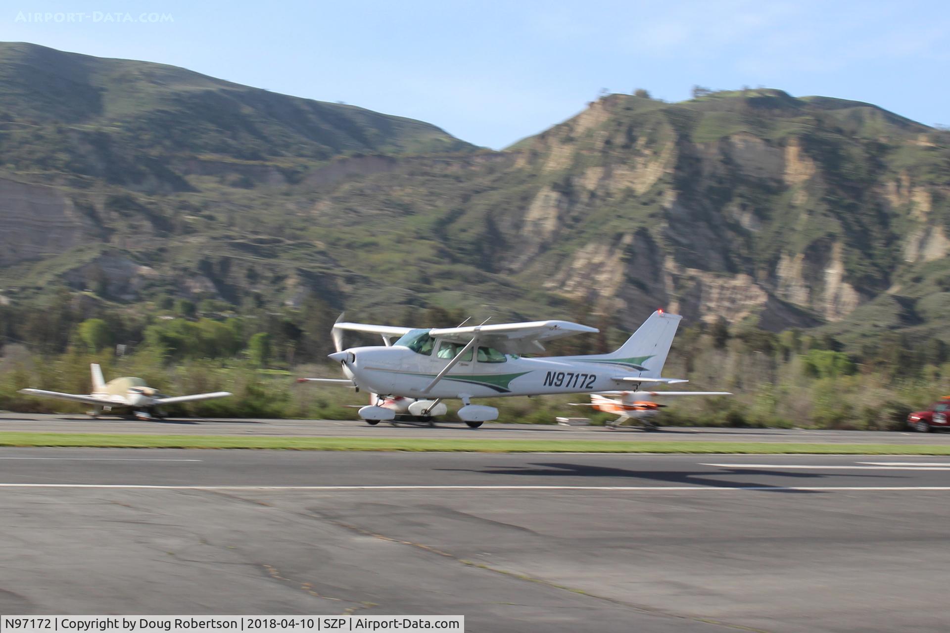 N97172, 1984 Cessna 172P C/N 17276162, 1984 Cessna 172P SKYHAWK, Lycoming O-320-D2J 160 Hp, landing Rwy 04