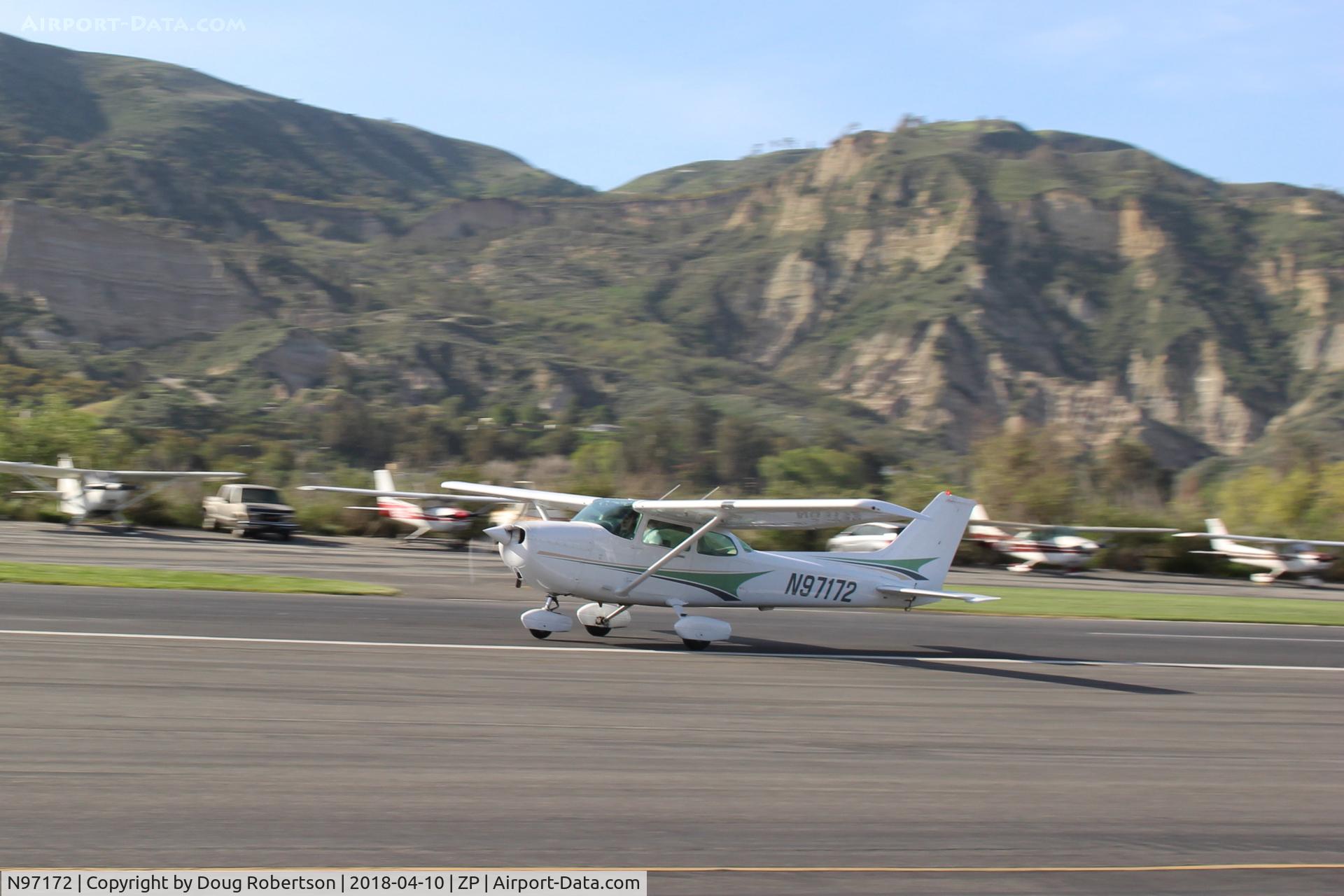 N97172, 1984 Cessna 172P C/N 17276162, 1984 Cessna 172P, Lycoming O-320-D2J 160 Hp, another landing roll, Rwy 04