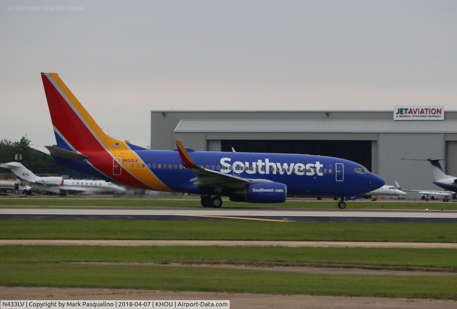 N433LV, 2003 Boeing 737-7H4 C/N 33716, Boeing 737-700